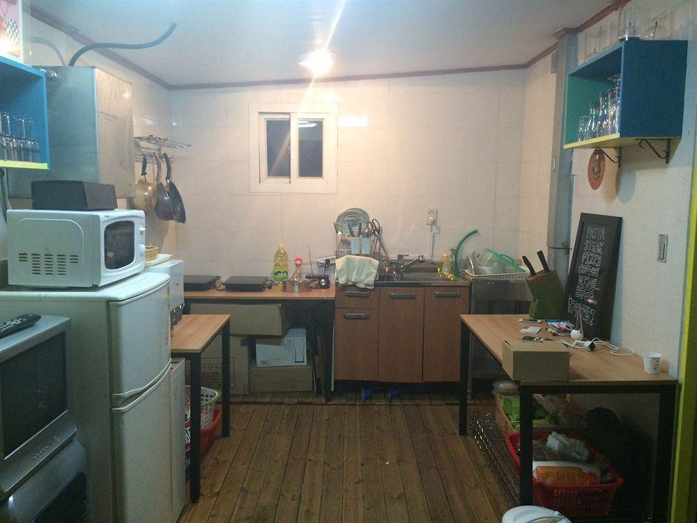 Sinchon Sisters Hostel Seul Exterior foto